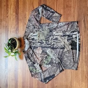 Men's Mossy Oak Camouflage Long-sleeved Shirt Medium (38-40)